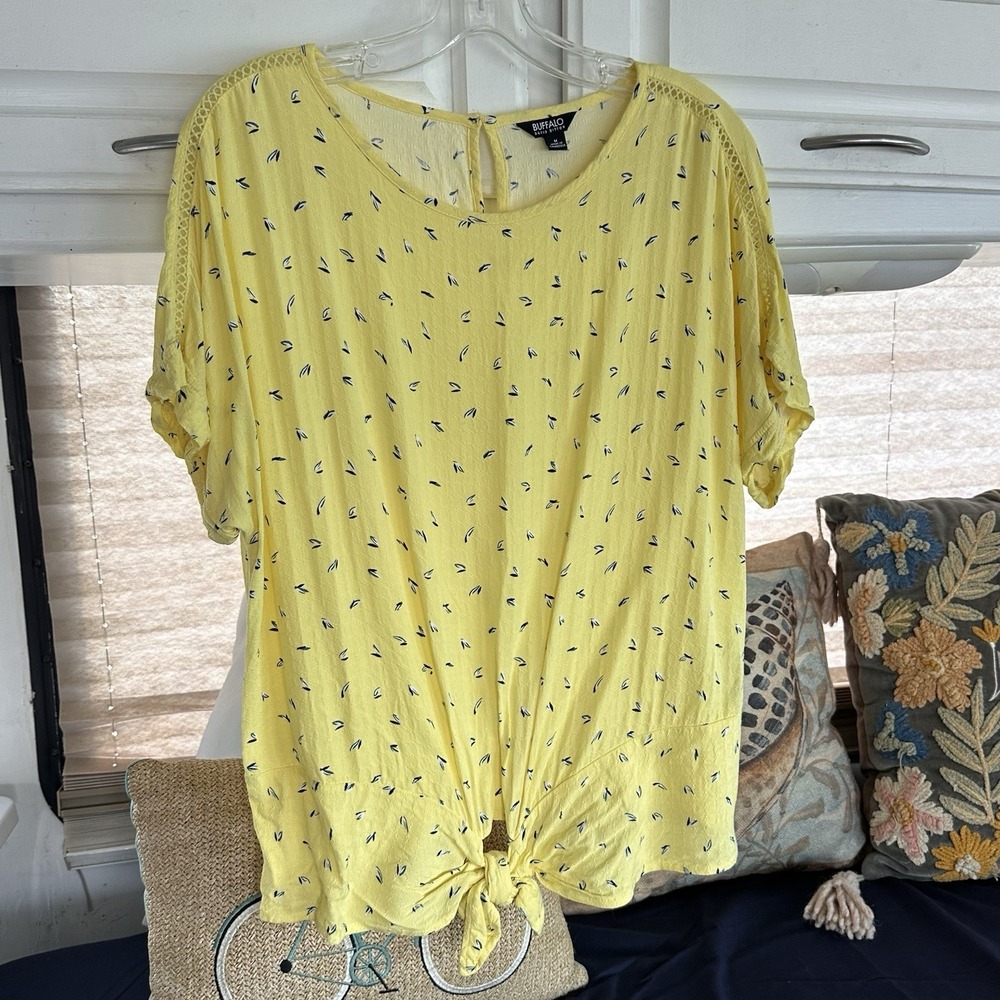 Buffalo David Bitton Tie Front Waist Blouse Med Yellow Textured Viscose Cute Top